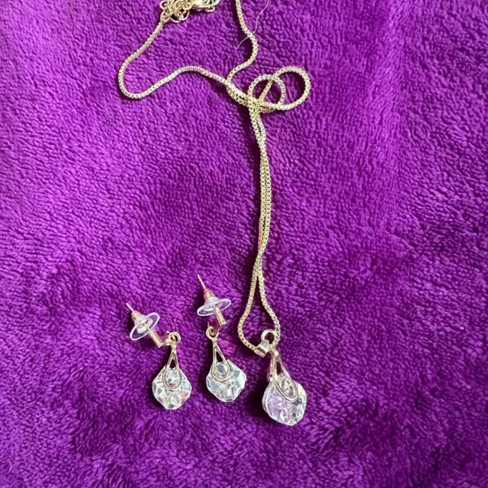 Nice necklace and earrings